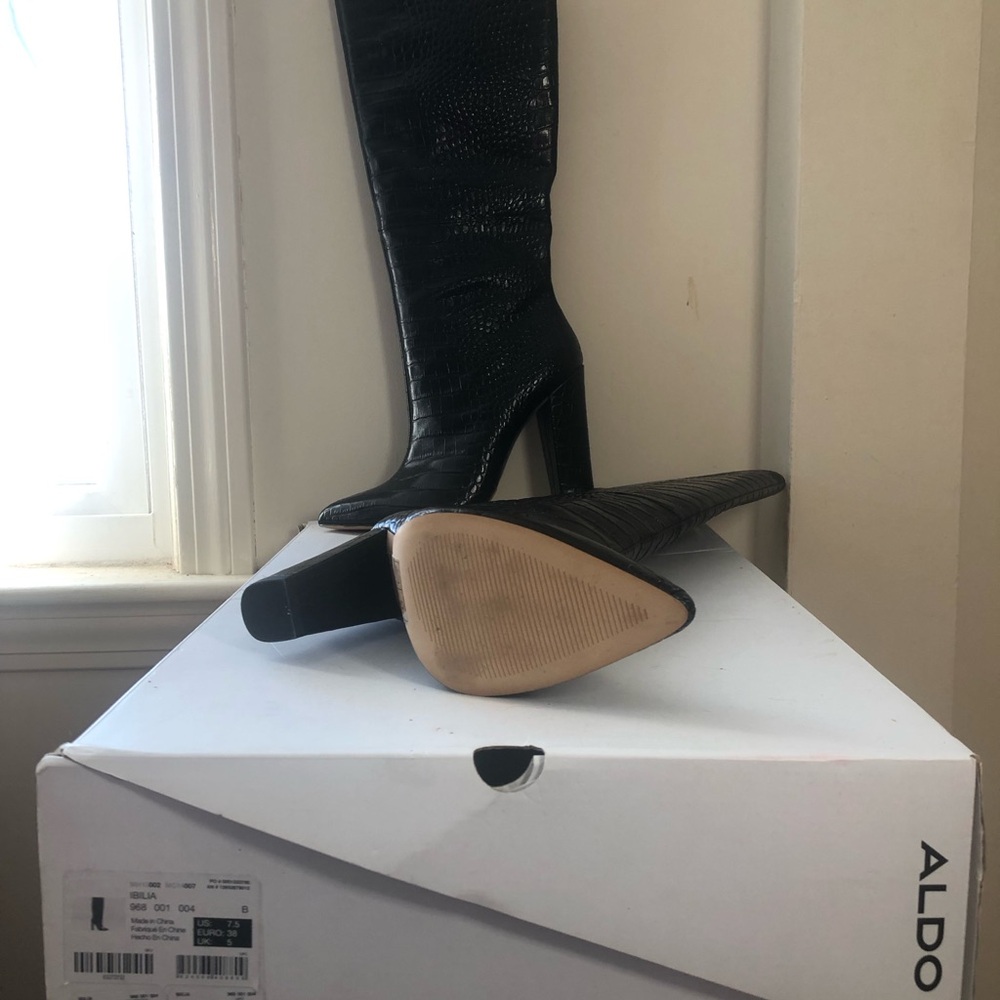 ALDO boots 7.5
Bought and tried them on but never worn outside house.